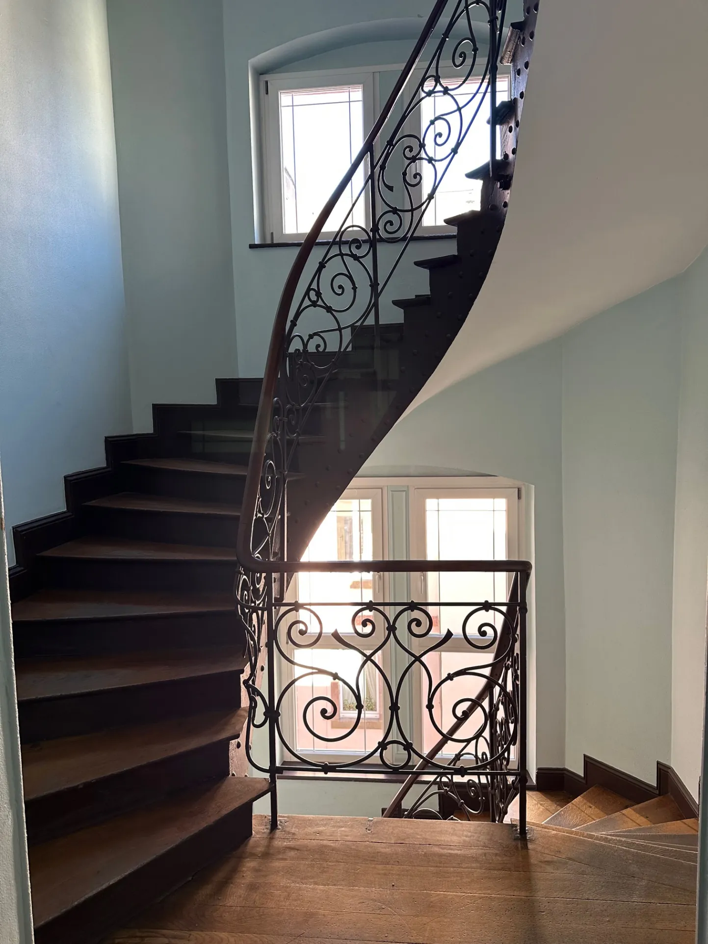 Appartement duplex moderne de 3 pièces à Strasbourg, dernier étage, proche tram et place de la République 