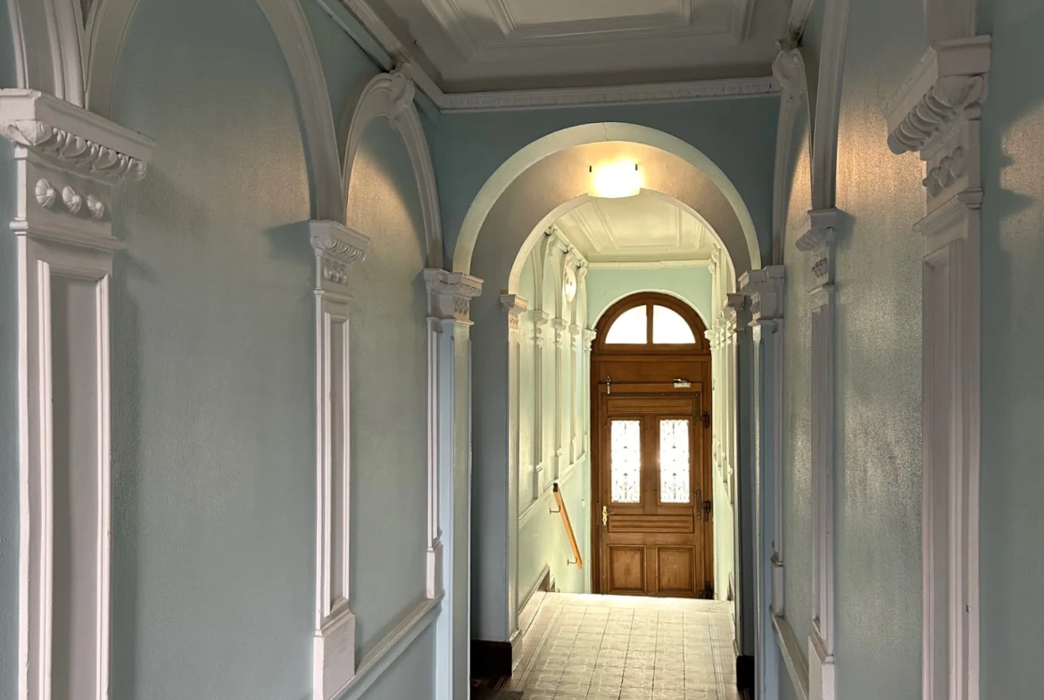 Appartement duplex moderne de 3 pièces à Strasbourg, dernier étage, proche tram et place de la République 
