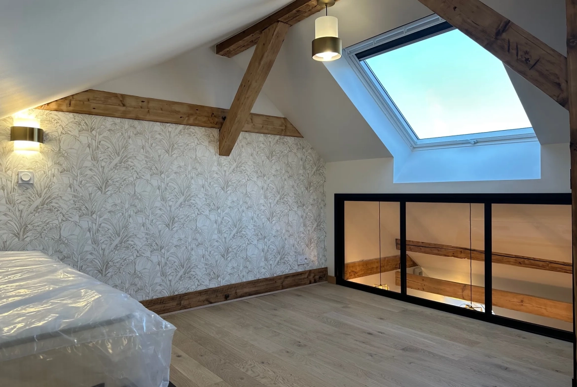 Appartement duplex moderne de 3 pièces à Strasbourg, dernier étage, proche tram et place de la République 