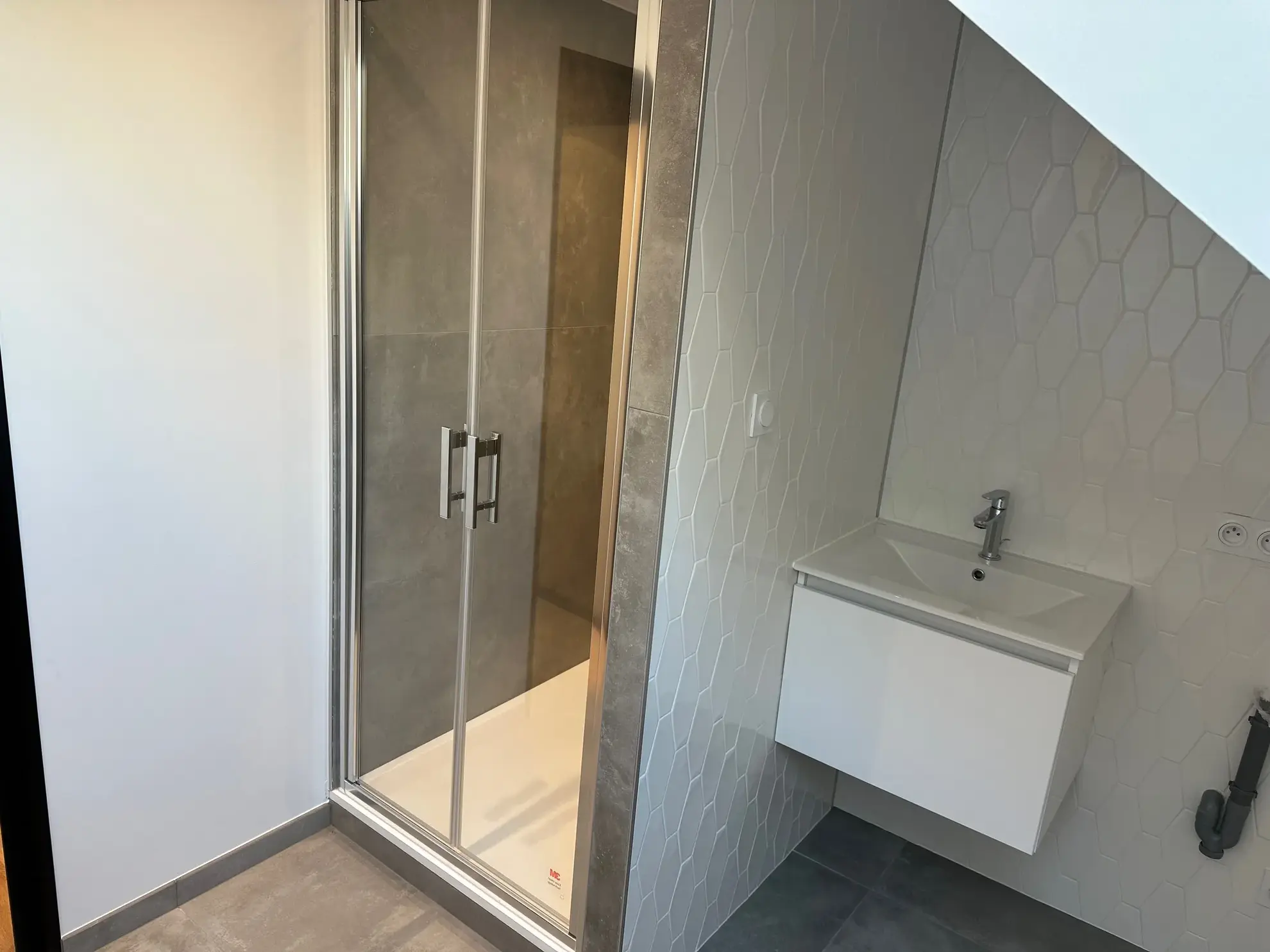 Appartement duplex moderne de 3 pièces à Strasbourg, dernier étage, proche tram et place de la République 