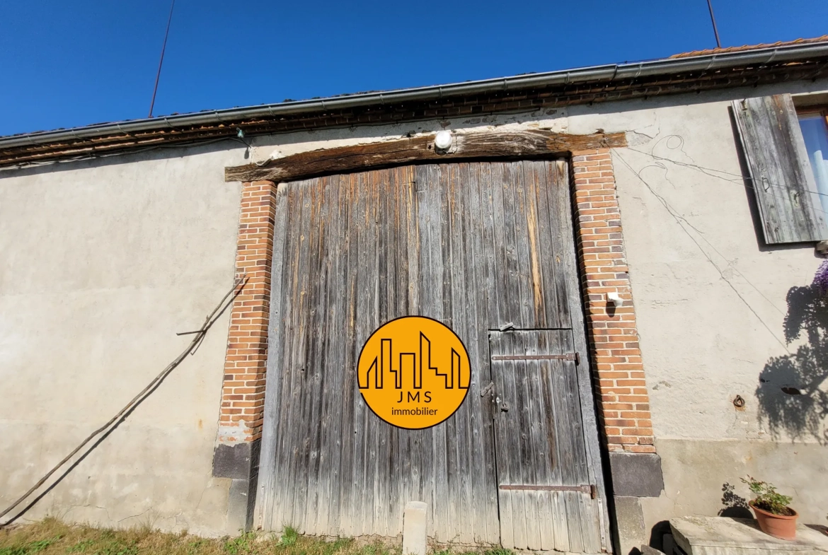 Longère à vendre avec grand potentiel sur 1,1 hectare proche Saint Pourçain et Bransat 