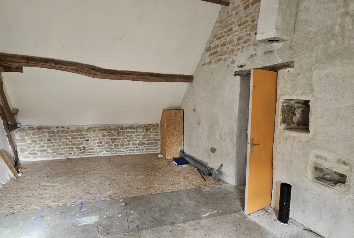 Maison de 123 m² à Varzy avec dépendances et jardin, secteur calme 