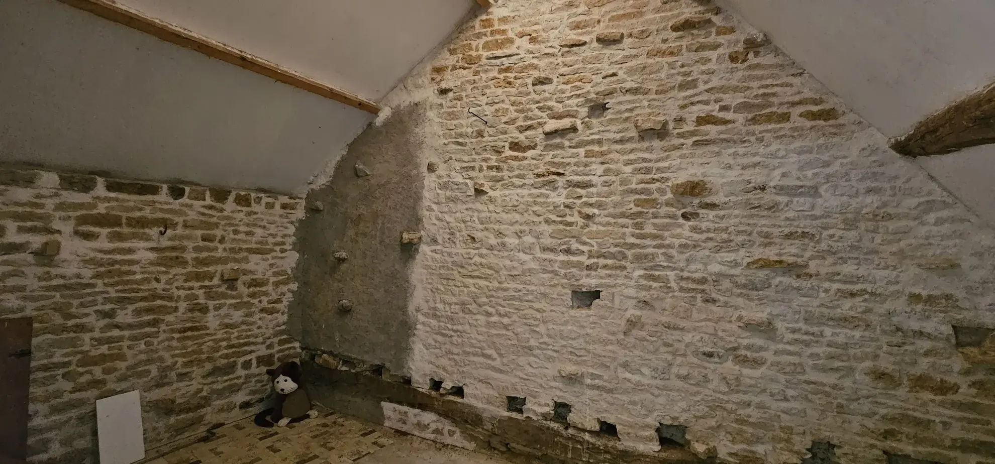 Maison de 123 m² à Varzy avec dépendances et jardin, secteur calme 