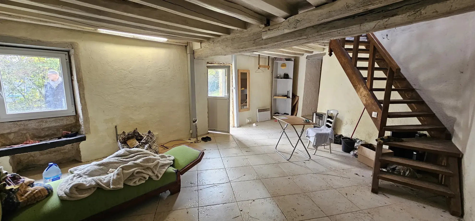 Maison de 123 m² à Varzy avec dépendances et jardin, secteur calme 