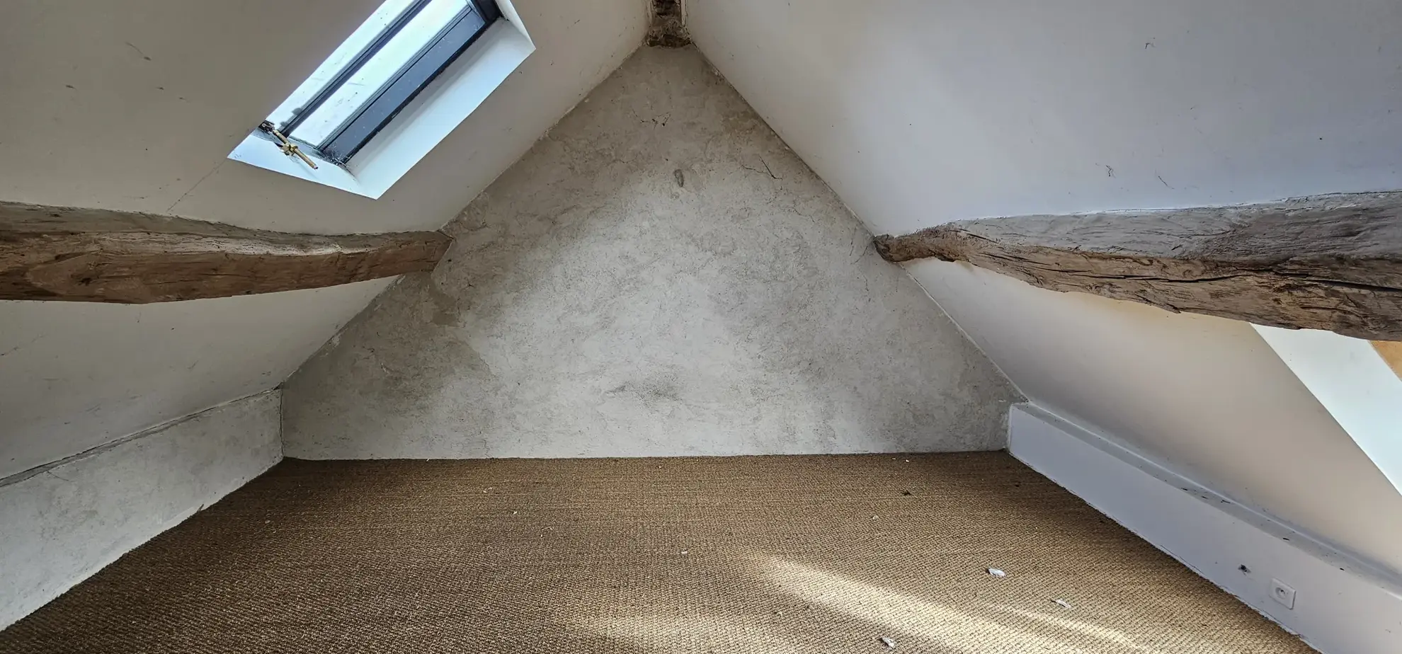 Maison de 123 m² à Varzy avec dépendances et jardin, secteur calme 