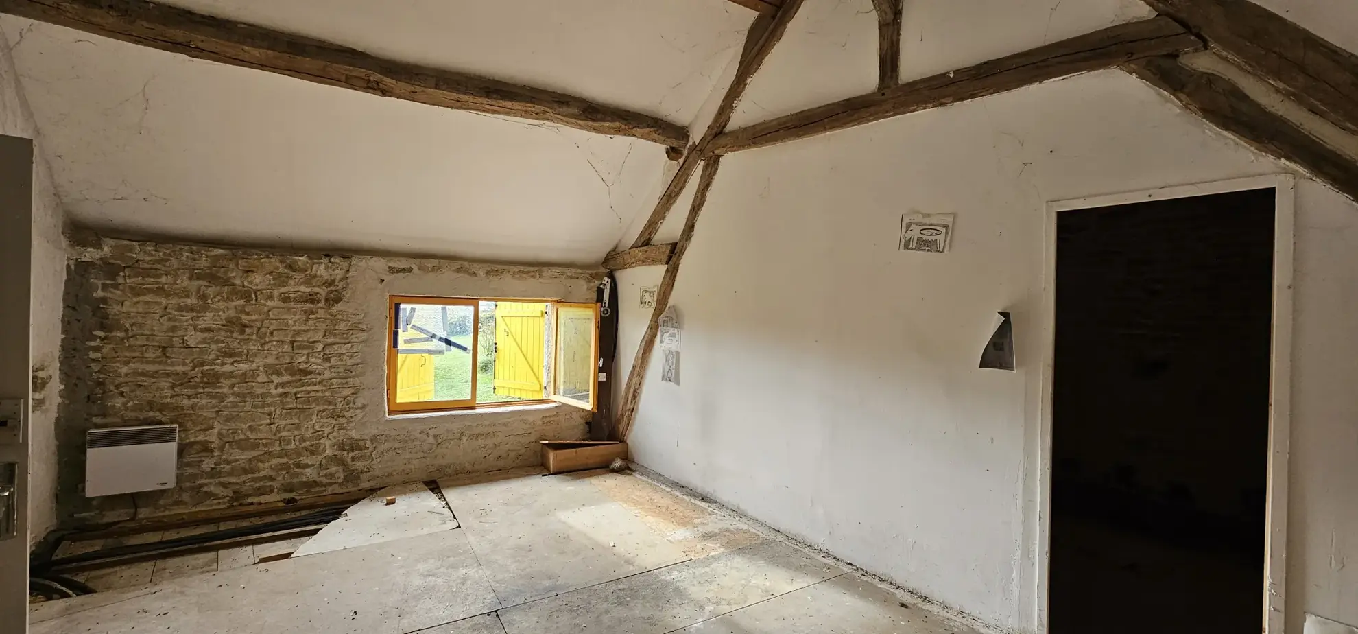 Maison de 123 m² à Varzy avec dépendances et jardin, secteur calme 