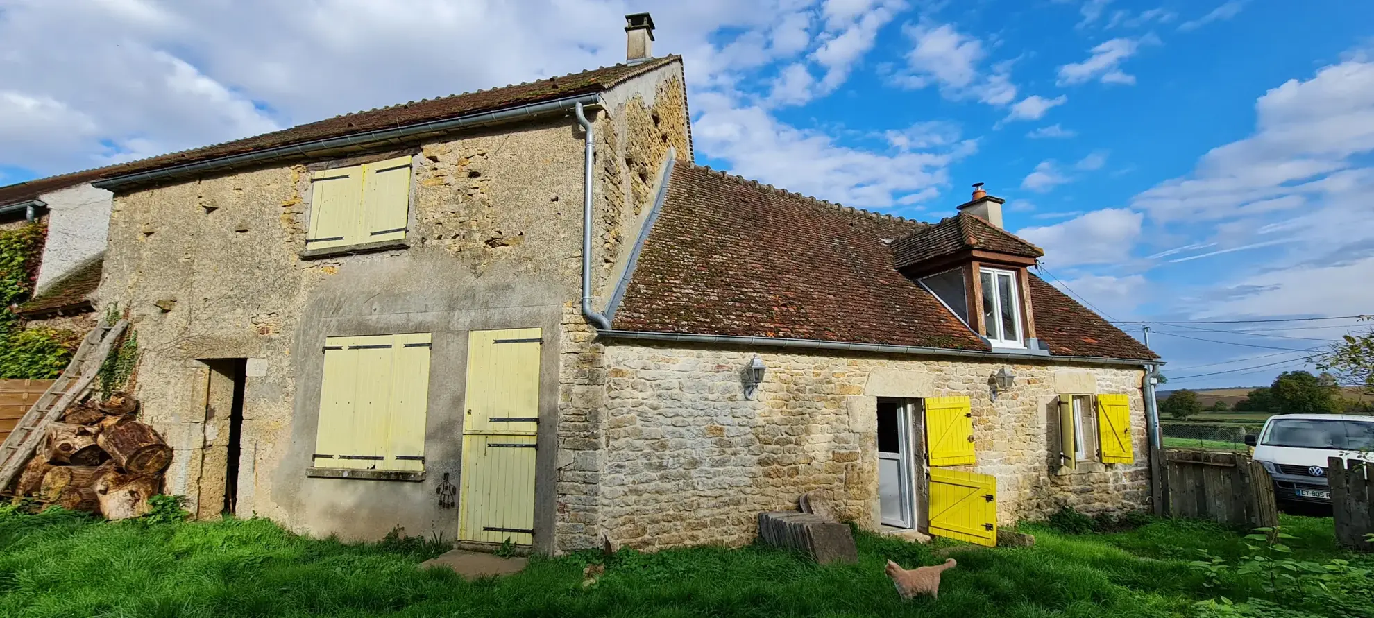 Maison de 123 m² à Varzy avec dépendances et jardin, secteur calme 