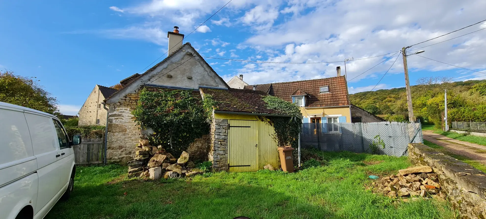 Maison de 123 m² à Varzy avec dépendances et jardin, secteur calme 