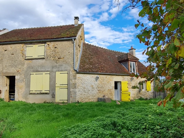 Maison de 123 m² à Varzy avec dépendances et jardin, secteur calme