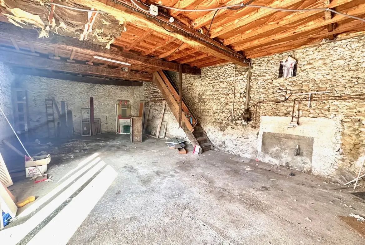 Belle maison à rénover avec dépendances et vue sur les Pyrénées à Ossun 