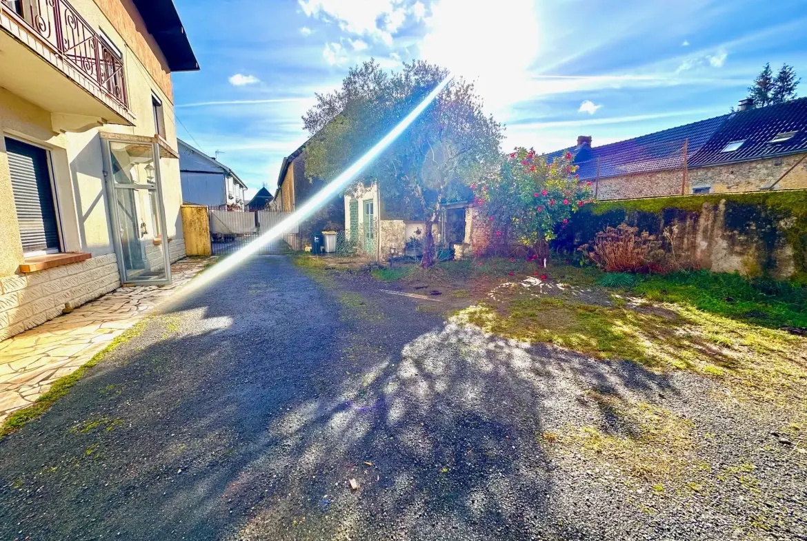 Belle maison à rénover avec dépendances et vue sur les Pyrénées à Ossun 