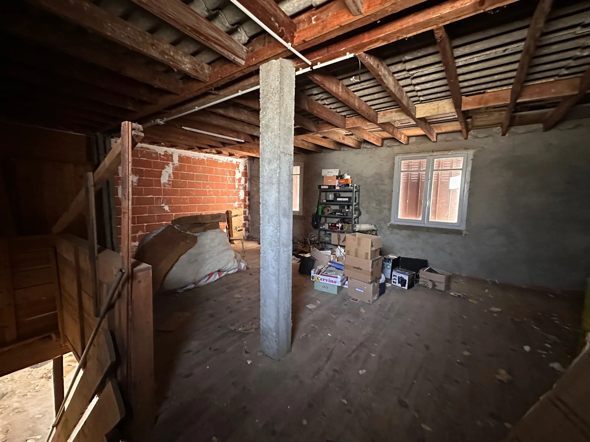 Belle maison à rénover avec dépendances et vue sur les Pyrénées à Ossun 