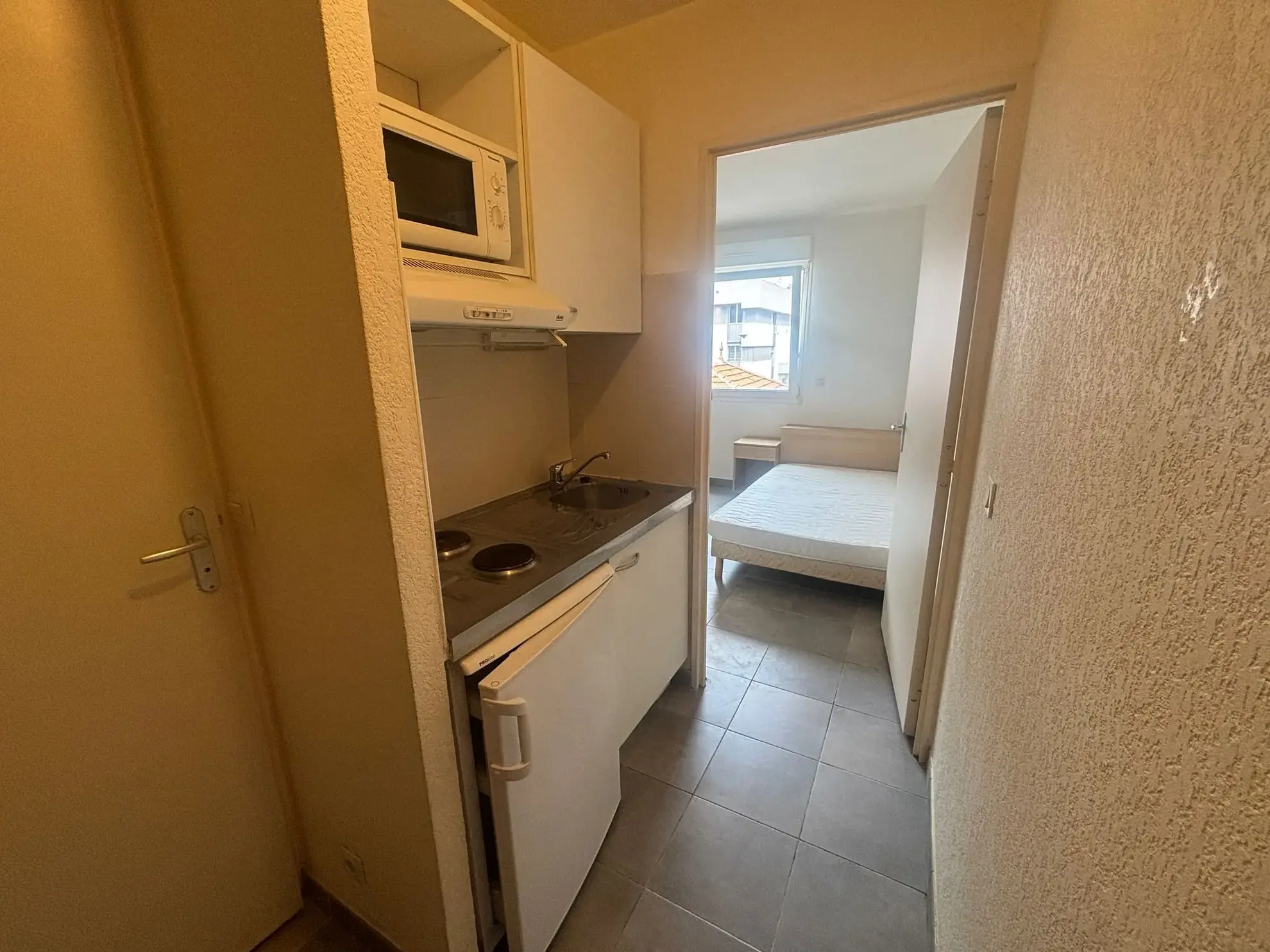 Studio à Saint Jean-Du-Var de 20m² proche Clinique St Michel 