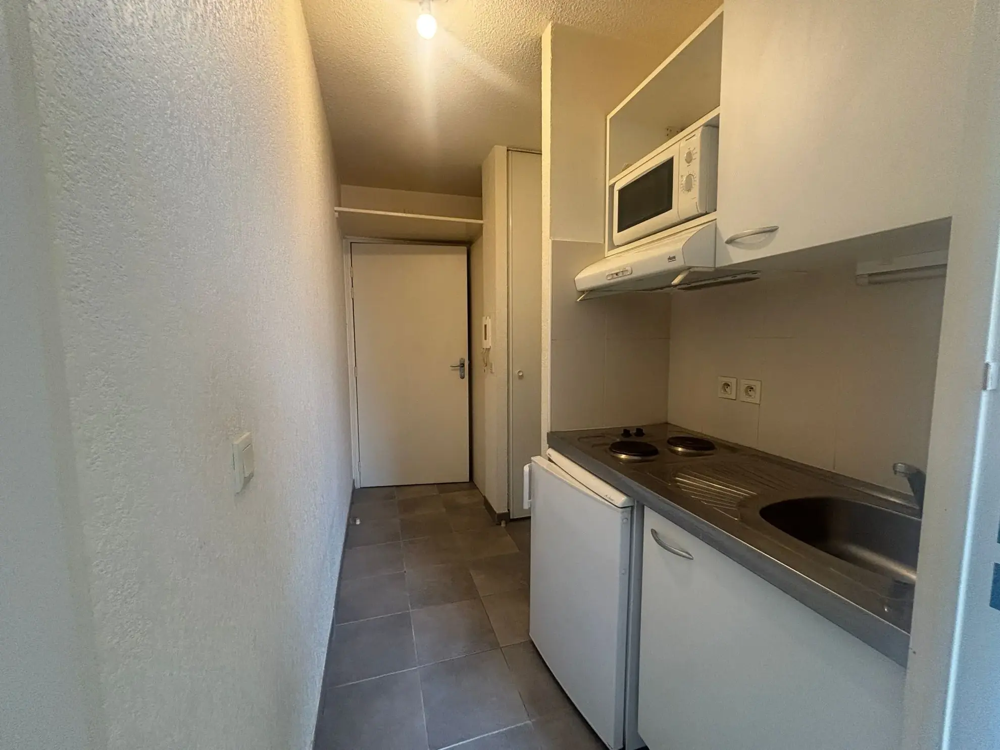 Studio à Saint Jean-Du-Var de 20m² proche Clinique St Michel 