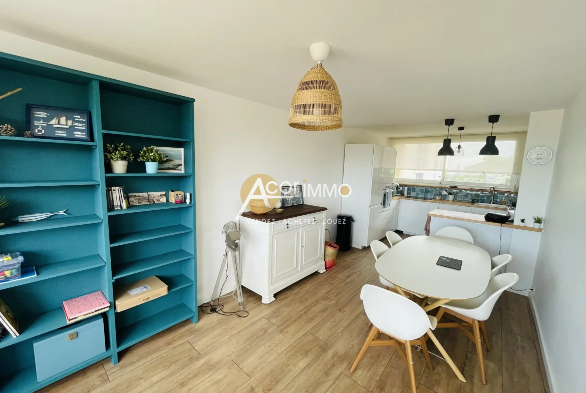 Appartement T3 rénové avec vue mer à La Seyne-sur-Mer 