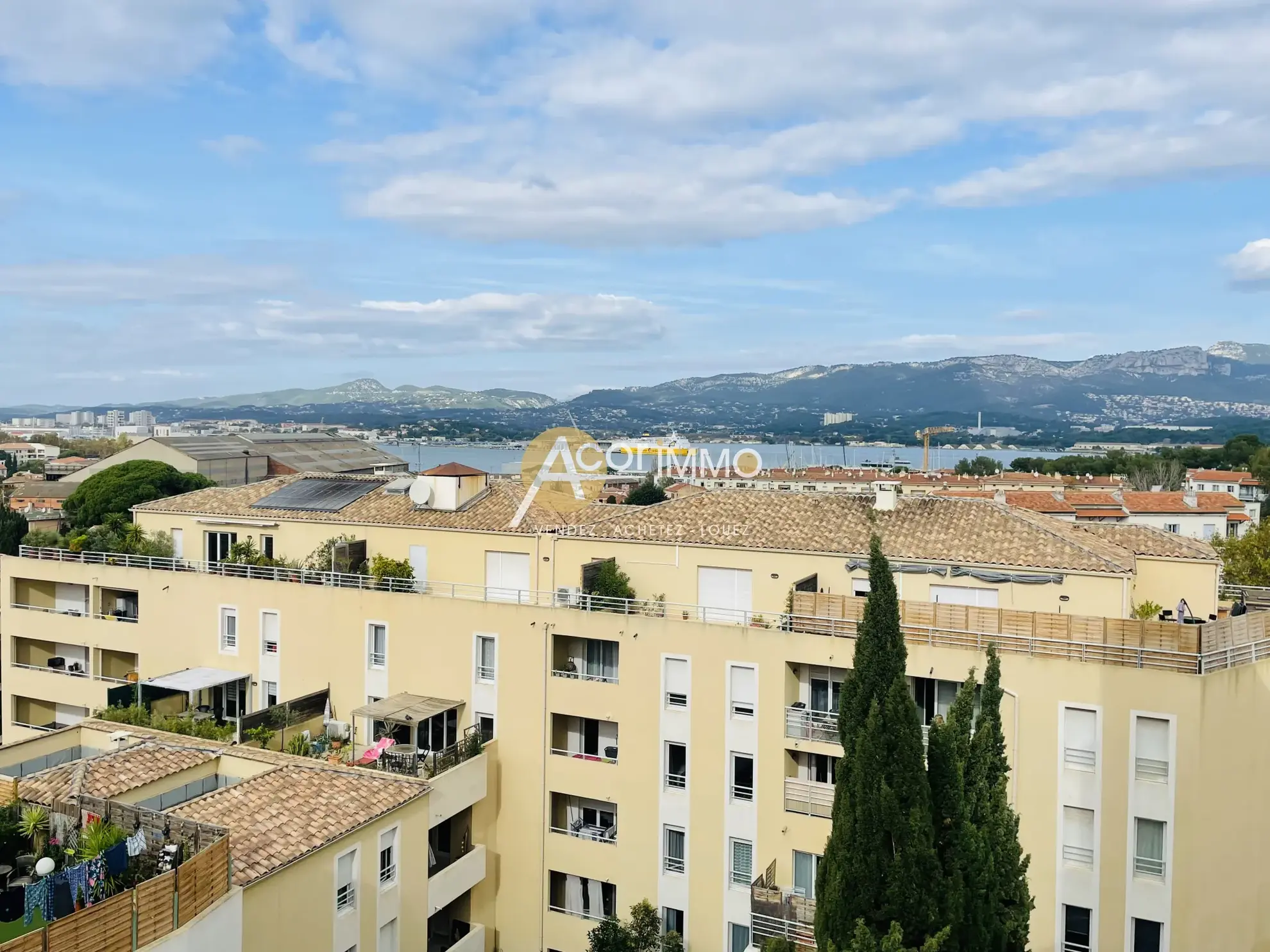 Appartement T3 rénové avec vue mer à La Seyne-sur-Mer 
