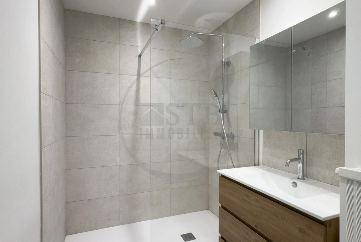Appartement rénové de 61 m² à Valence avec balcon, garage et cave 