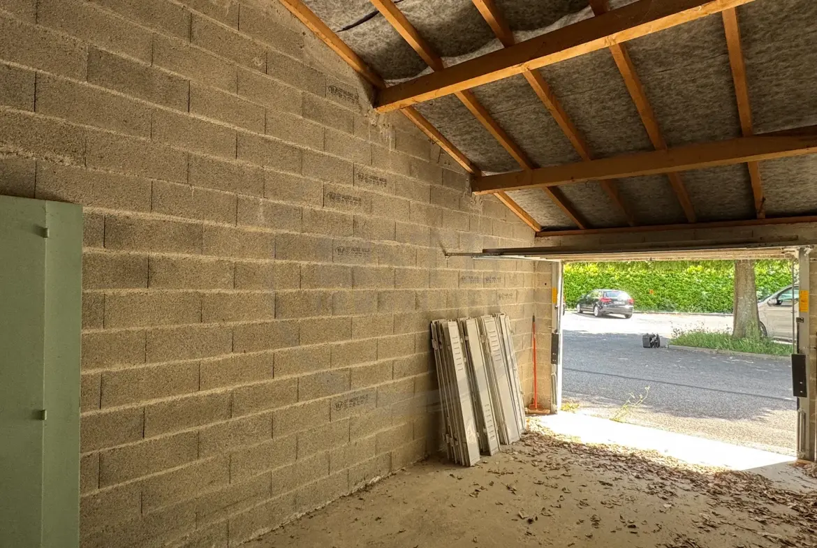Appartement rénové de 61 m² à Valence avec balcon, garage et cave 