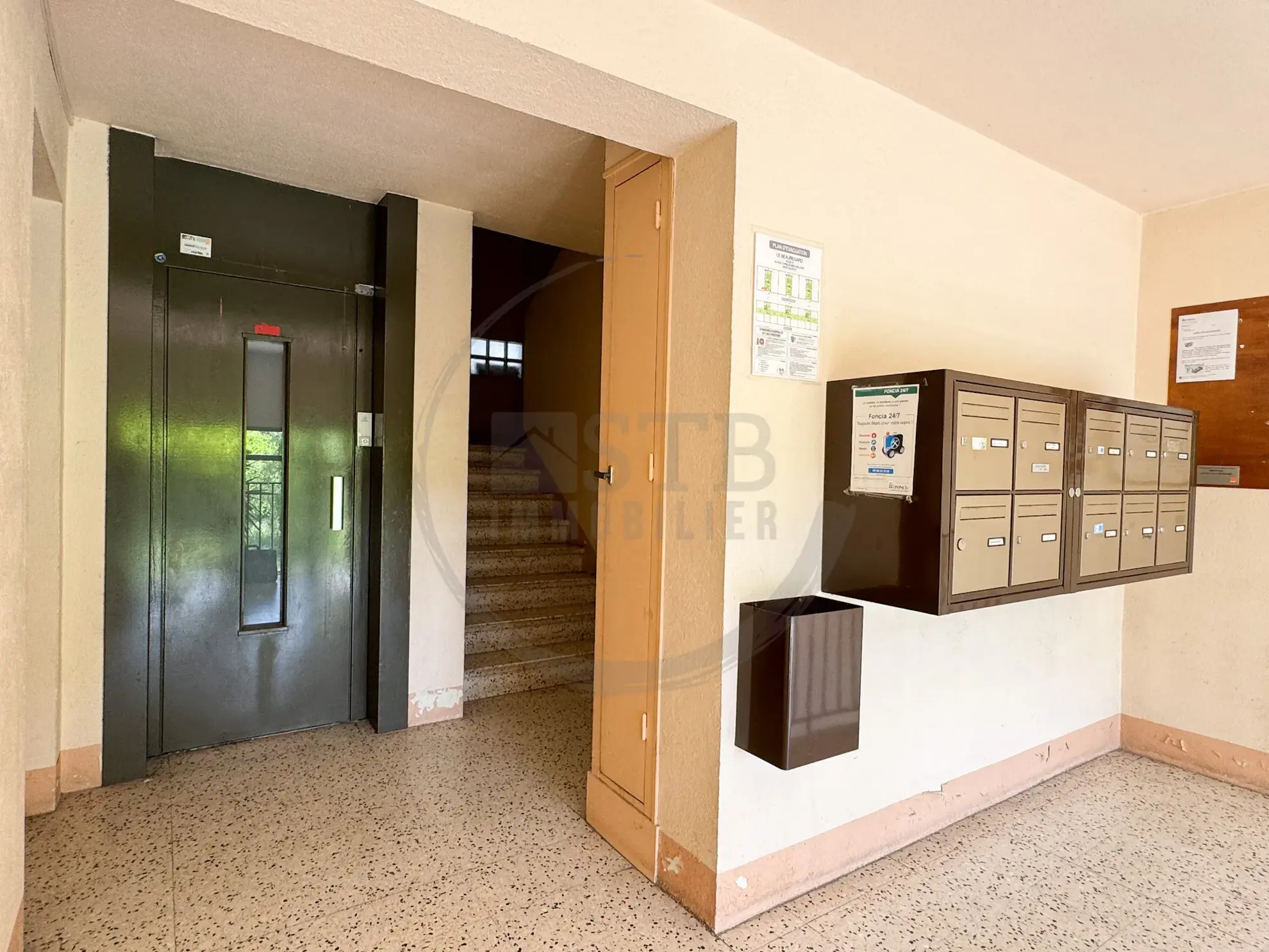 Appartement rénové de 61 m² à Valence avec balcon, garage et cave 