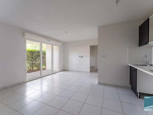 Appartement deux pièces avec terrasse à Pessac Centre