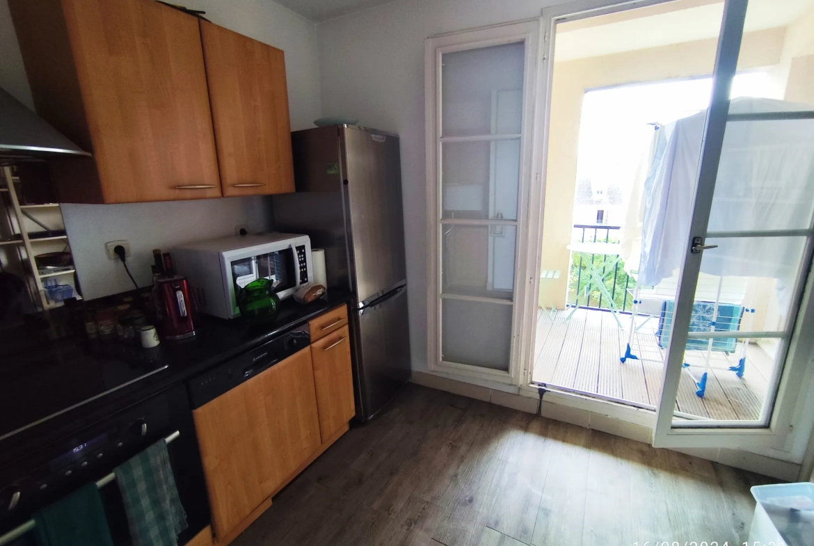 Appartement T2 avec terrasse à Cergy – Vue dégagée sur l'Oise et parking privé 