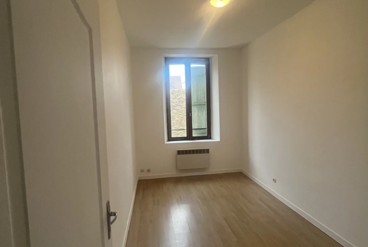 Deux appartements à Brienon-sur-Armançon avec garages, idéal investissement ou résidence multi-génération 