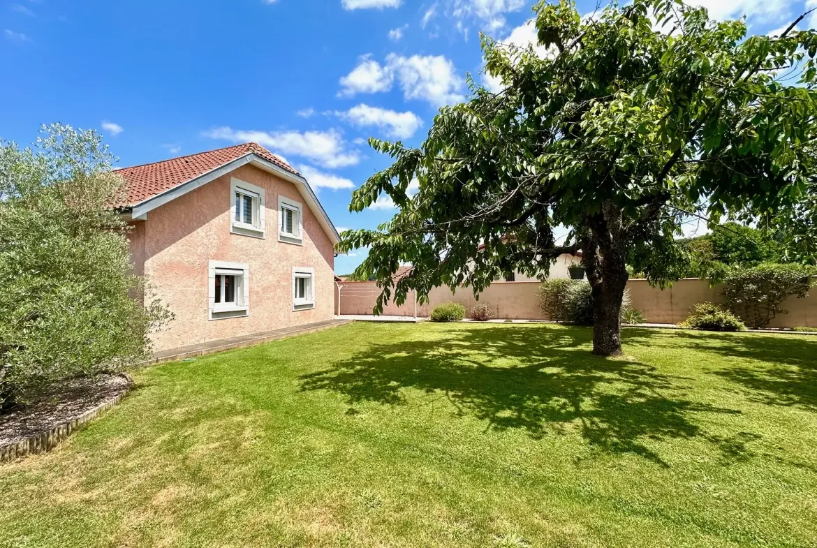 Maison familiale avec grand terrain à Juillan, proche Tarbes Sud 