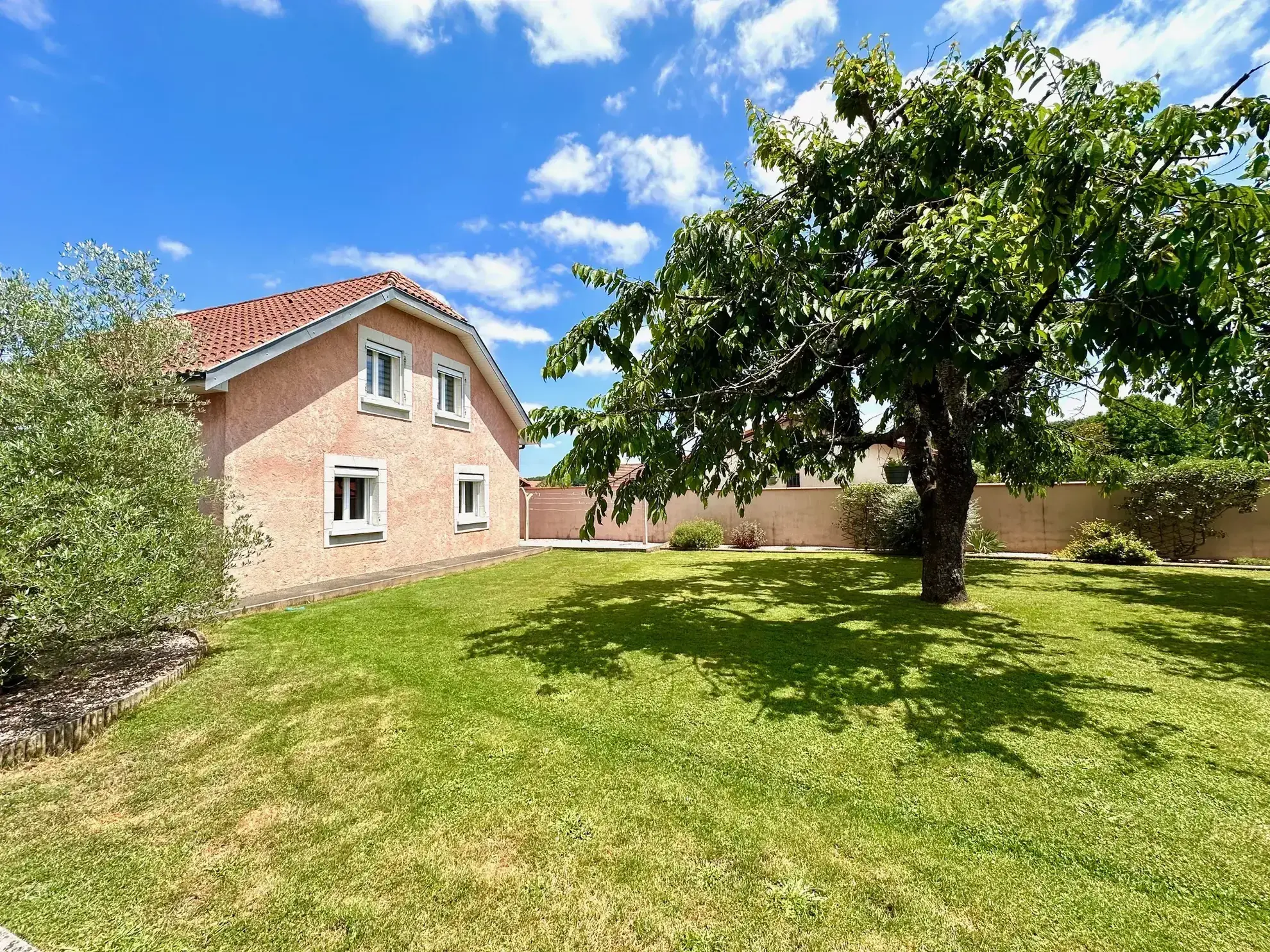 Maison familiale avec grand terrain à Juillan, proche Tarbes Sud 