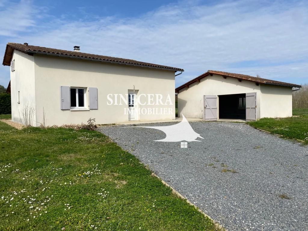 Maison contemporaine de 2012 avec 4 chambres et grand terrain à Aubeterre-sur-Dronne