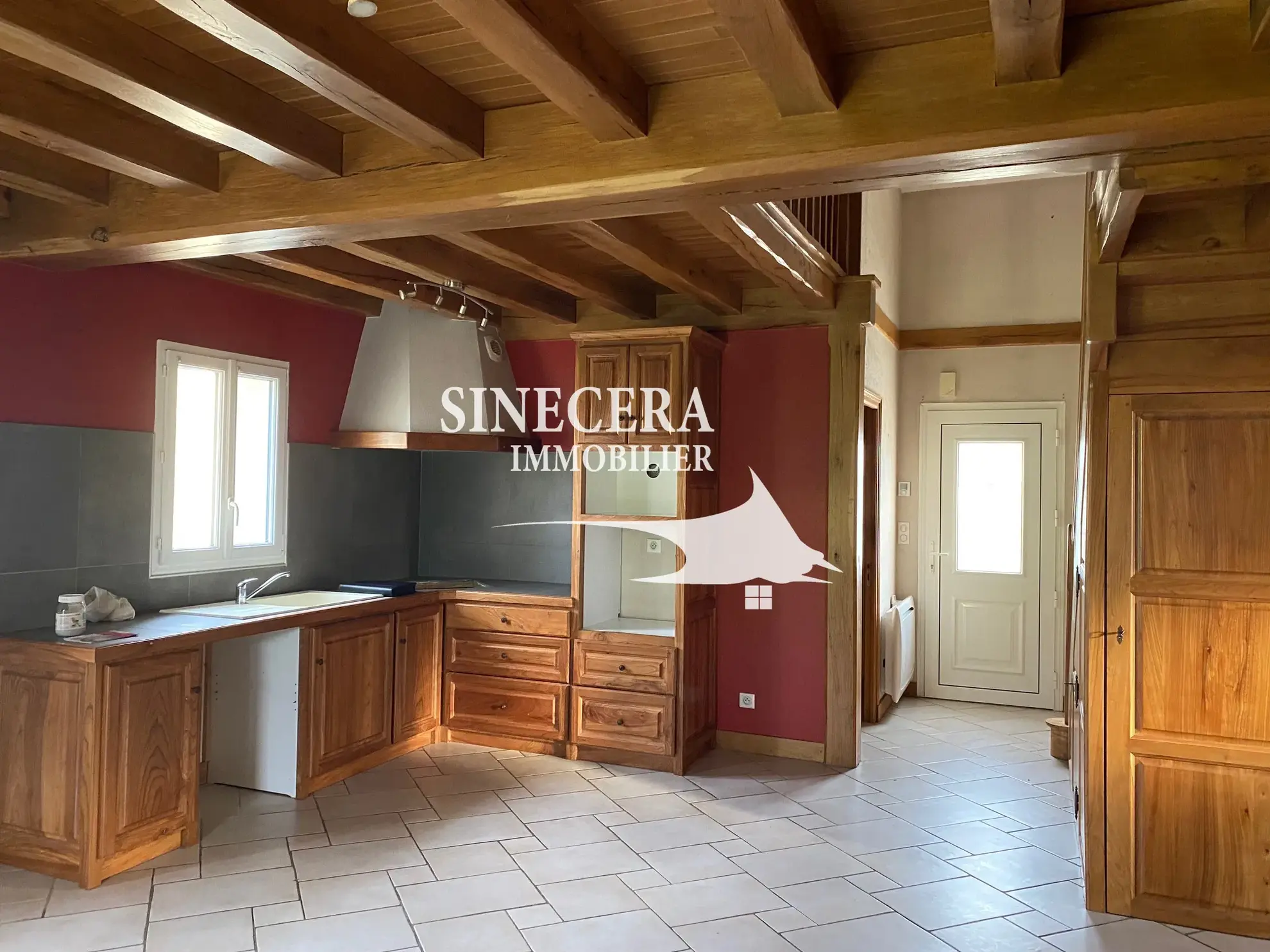 Maison contemporaine de 2012 avec 4 chambres et grand terrain à Aubeterre-sur-Dronne 