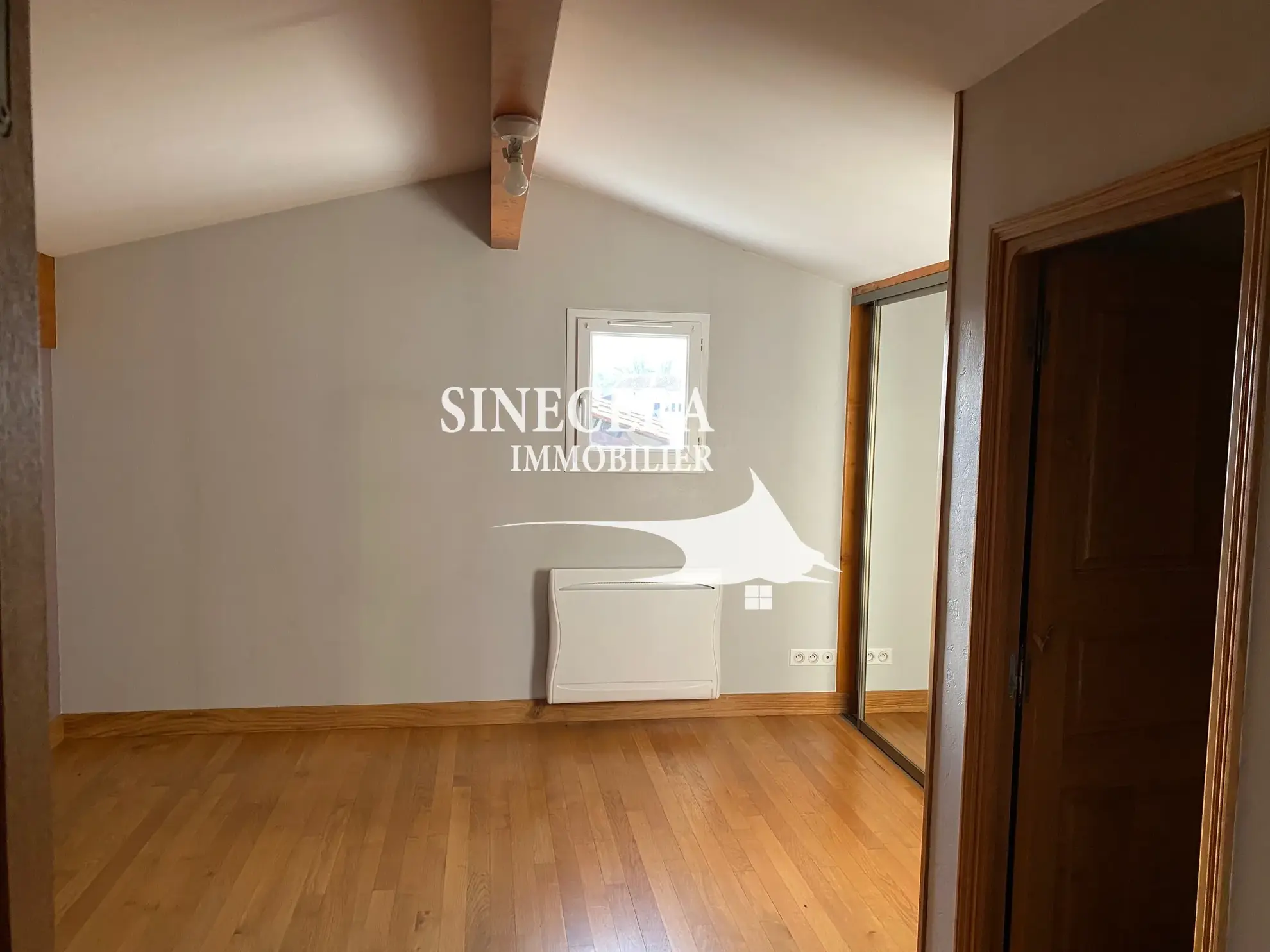 Maison contemporaine de 2012 avec 4 chambres et grand terrain à Aubeterre-sur-Dronne 