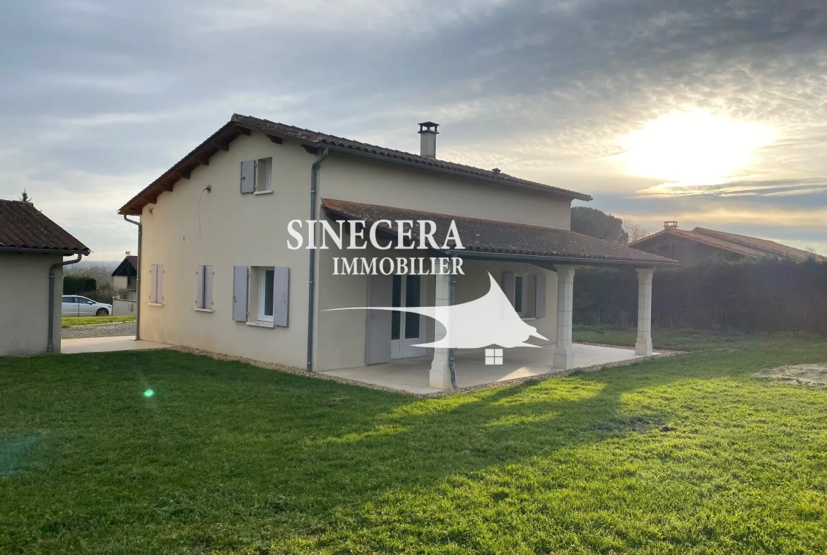 Maison contemporaine de 2012 avec 4 chambres et grand terrain à Aubeterre-sur-Dronne 