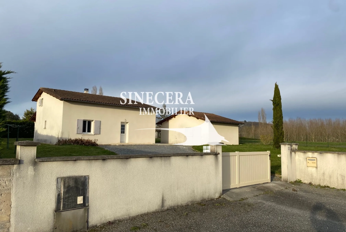 Maison contemporaine de 2012 avec 4 chambres et grand terrain à Aubeterre-sur-Dronne 