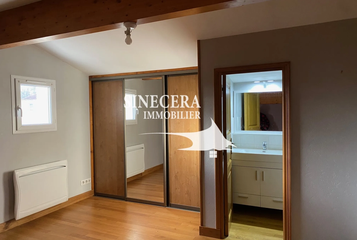 Maison contemporaine de 2012 avec 4 chambres et grand terrain à Aubeterre-sur-Dronne 