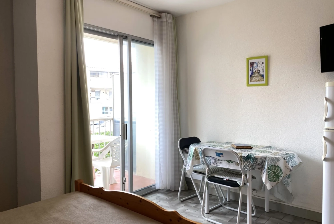 Studio à Balaruc-les-Bains avec balcon proche parc Charles de Gaulle 