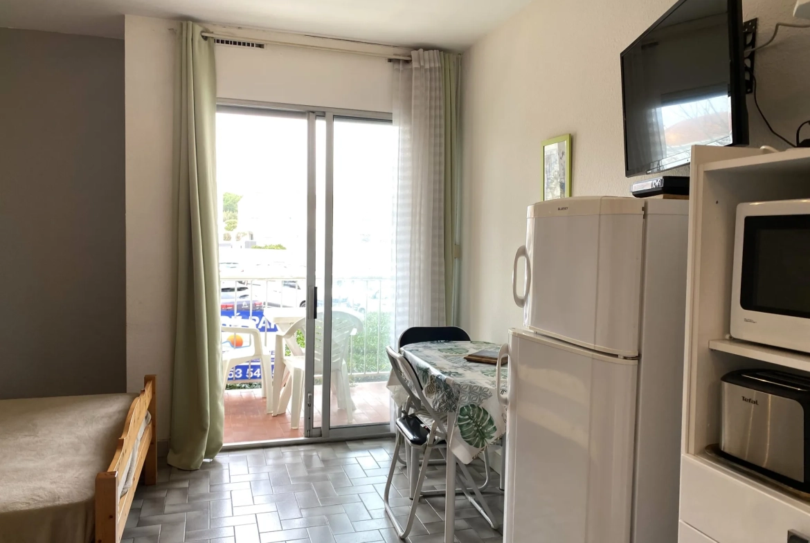Studio à Balaruc-les-Bains avec balcon proche parc Charles de Gaulle 