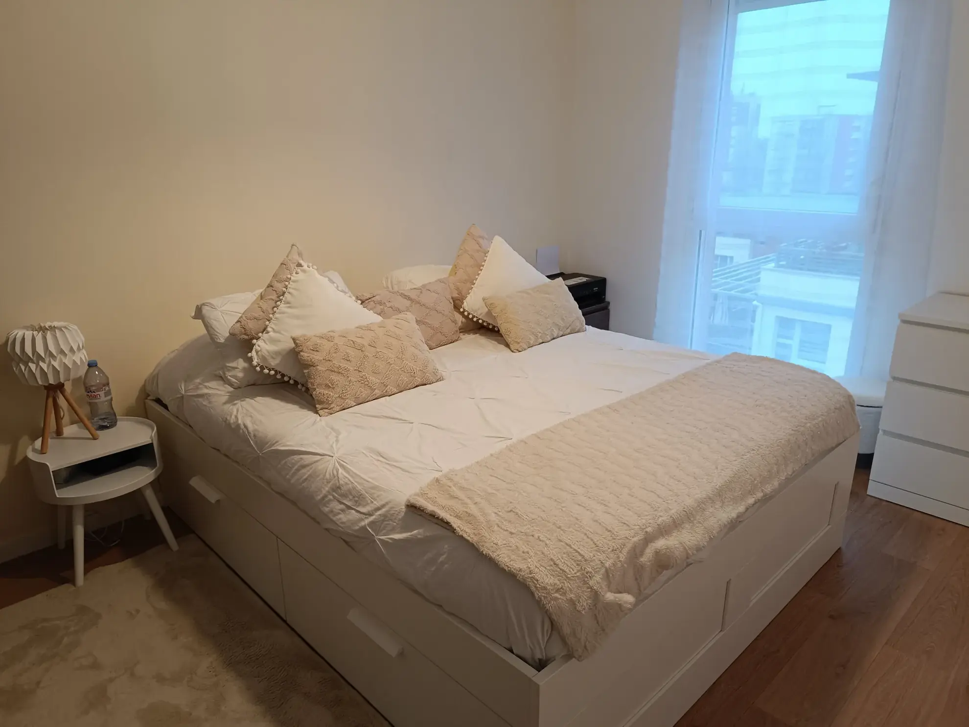 Appartement dernier étage avec grande terrasse à Trappes – Vue dégagée et parking inclus 