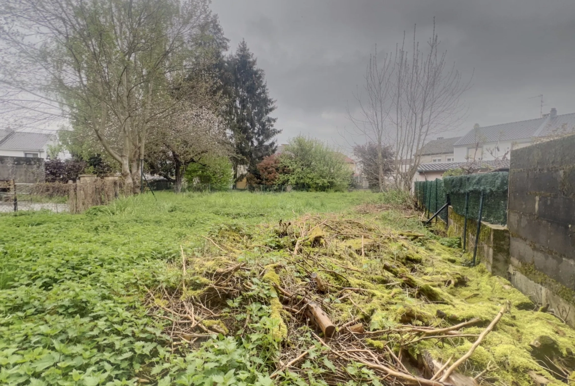 Local commercial avec appartement à Fameck - 73 m² avec jardin et vitrine 