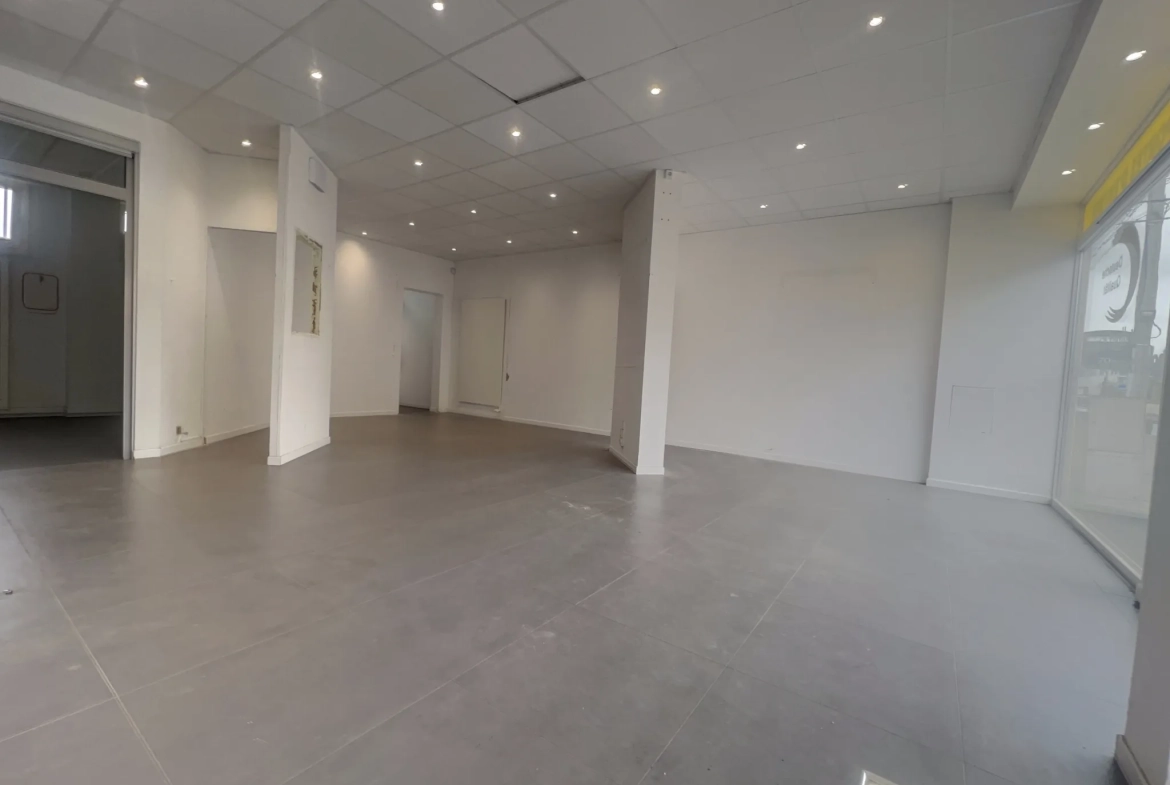 Local commercial avec appartement à Fameck - 73 m² avec jardin et vitrine 