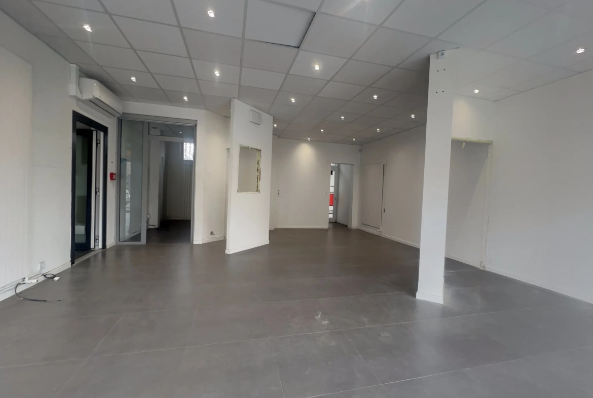 Local commercial avec appartement à Fameck - 73 m² avec jardin et vitrine 
