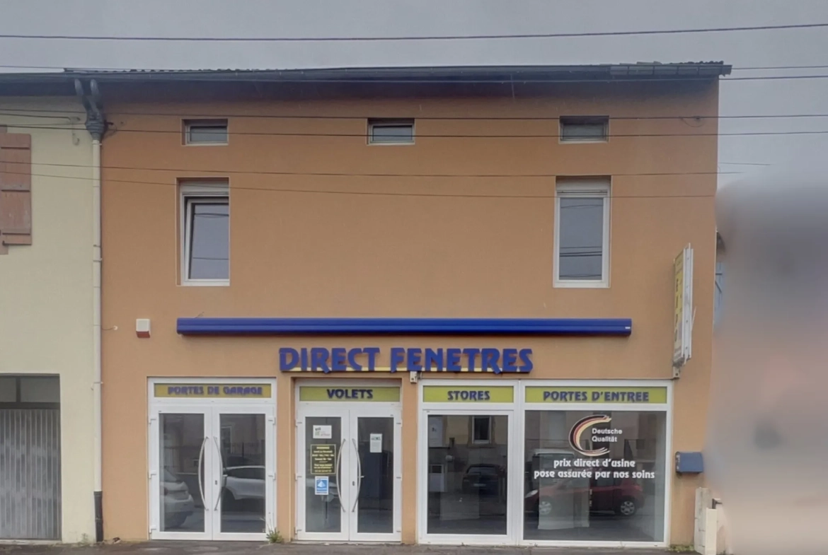 Local commercial avec appartement à Fameck - 73 m² avec jardin et vitrine 