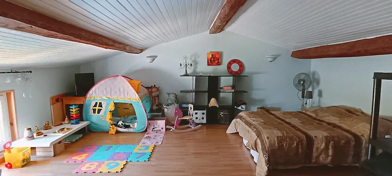 Maison en pierre de 136 m² avec jardin et dépendance à Leogeats 