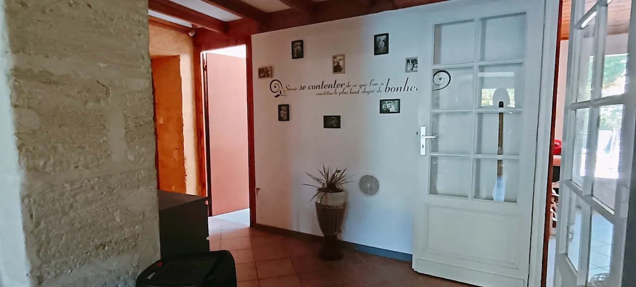 Maison en pierre de 136 m² avec jardin et dépendance à Leogeats 