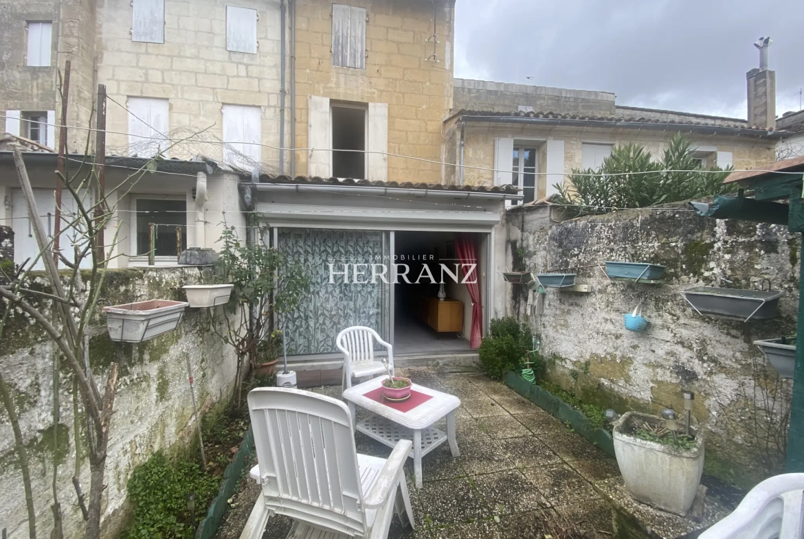 Appartement 2 pièces à vendre à L'Isle-Adam - 33 m² avec chambre et cuisine équipée 
