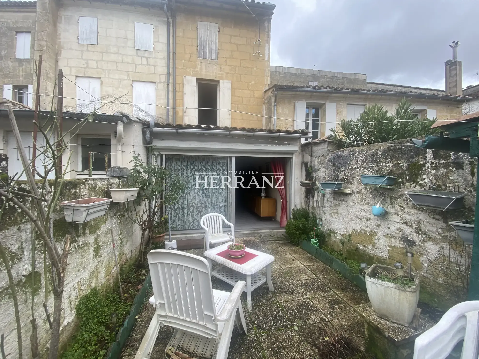Appartement 2 pièces à vendre à L'Isle-Adam - 33 m² avec chambre et cuisine équipée 