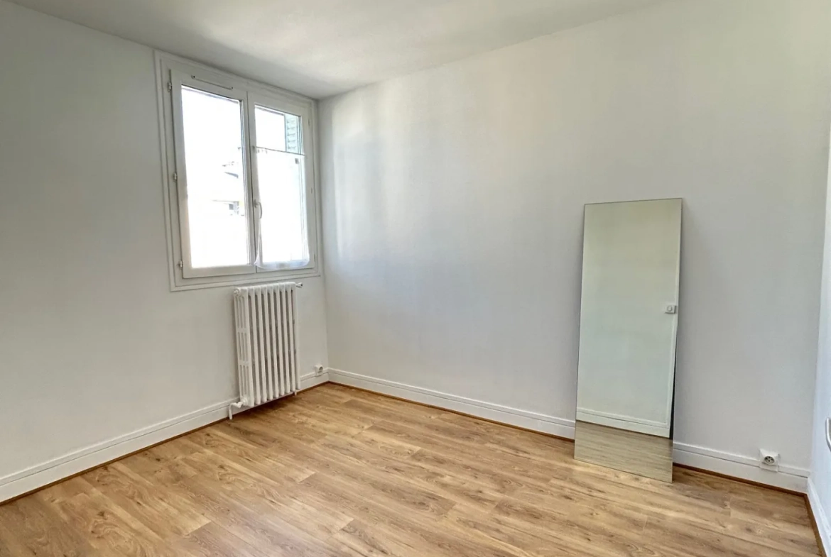 Appartement T4 à vendre à Toulouse Côte Pavée, dernier étage avec balcon et cave 