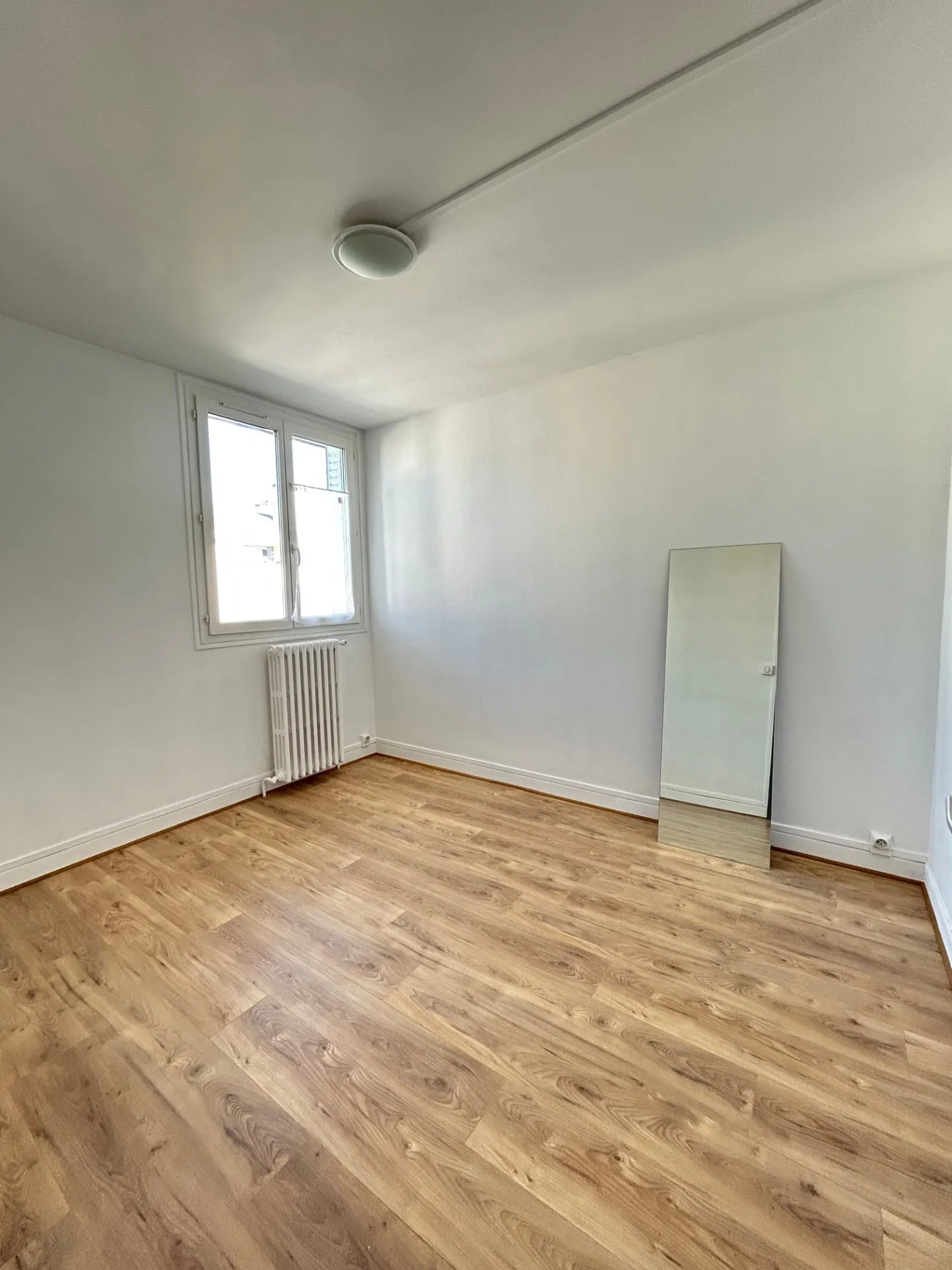 Appartement T4 à vendre à Toulouse Côte Pavée, dernier étage avec balcon et cave 