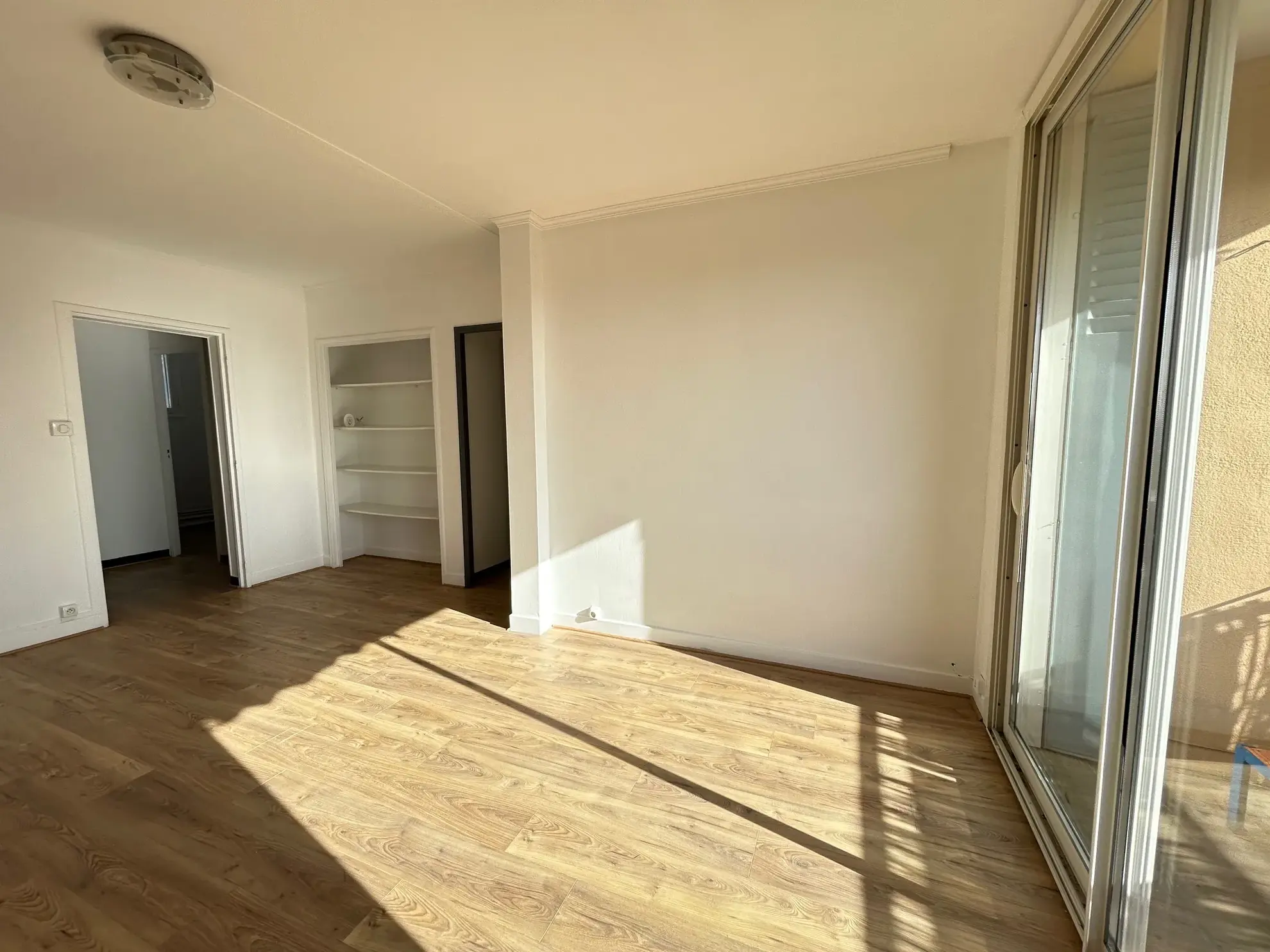 Appartement T4 à vendre à Toulouse Côte Pavée, dernier étage avec balcon et cave 