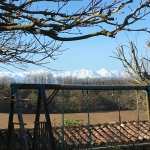 Belle ferme ancienne avec vue Pyrénées, terrain de 6660 m², garage et dépendances près de Toulouse