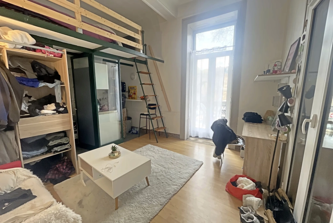 Studio avec terrasse à Montpellier, proche centre et-transports - Investissement idéal 